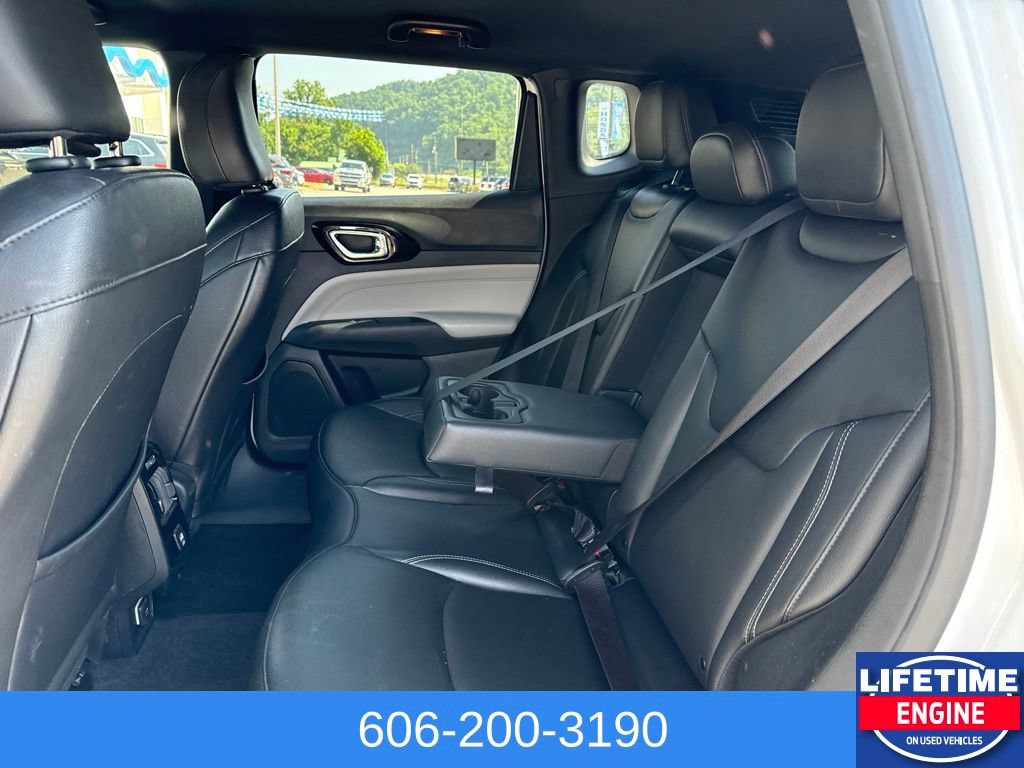 Used 2025 Jeep Compass Limited AWD/4WD image 13