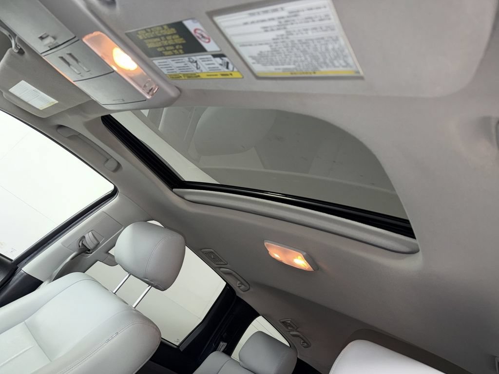 Used 2019 Toyota Sequoia SR5 AWD/4WD image 23