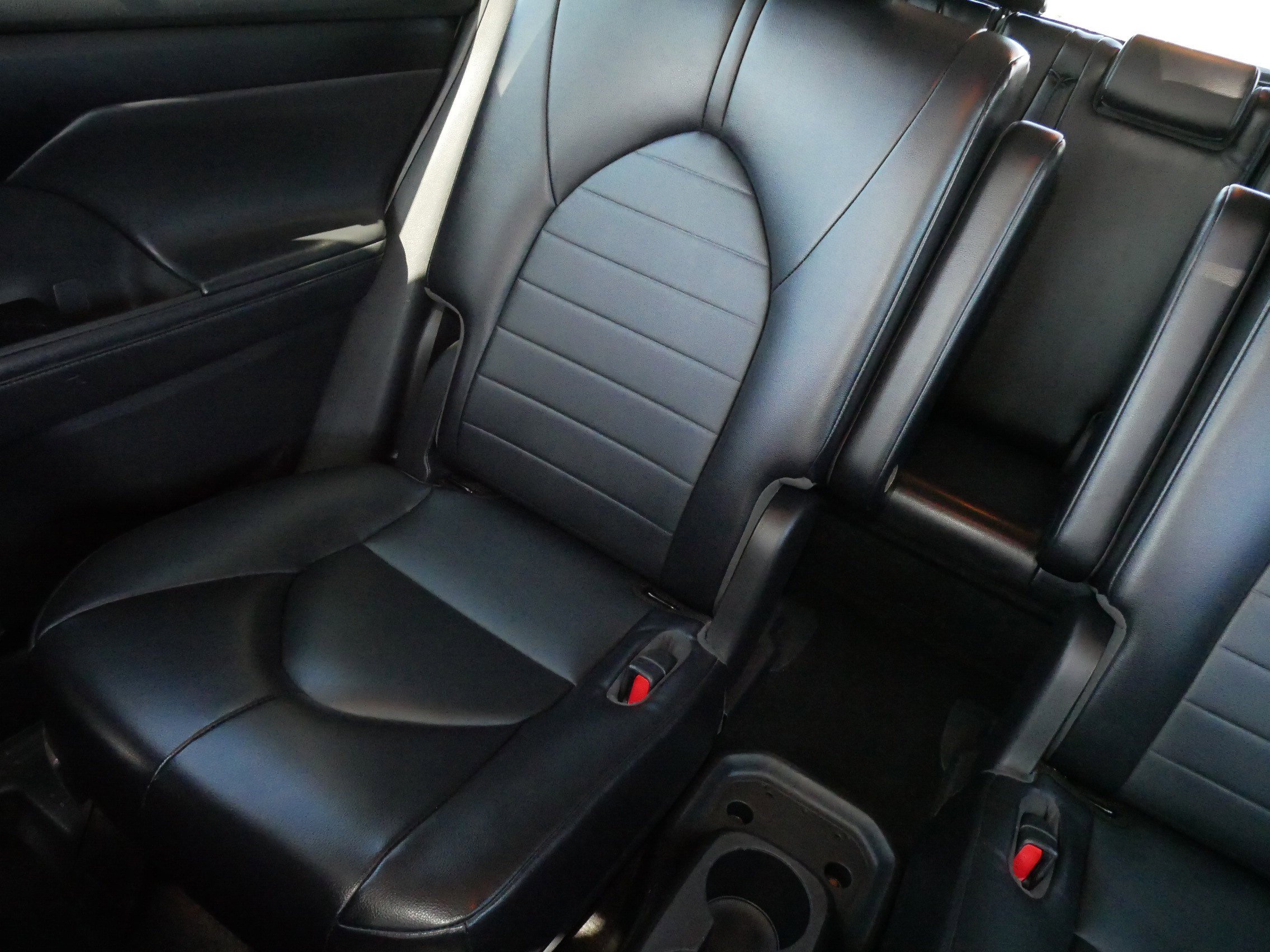 Used 2022 Toyota Highlander XLE AWD/4WD image 12
