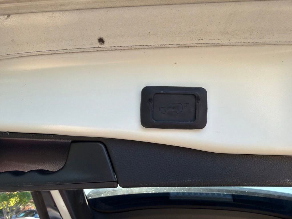 Used 2019 Toyota RAV4 XLE Premium AWD/4WD image 9