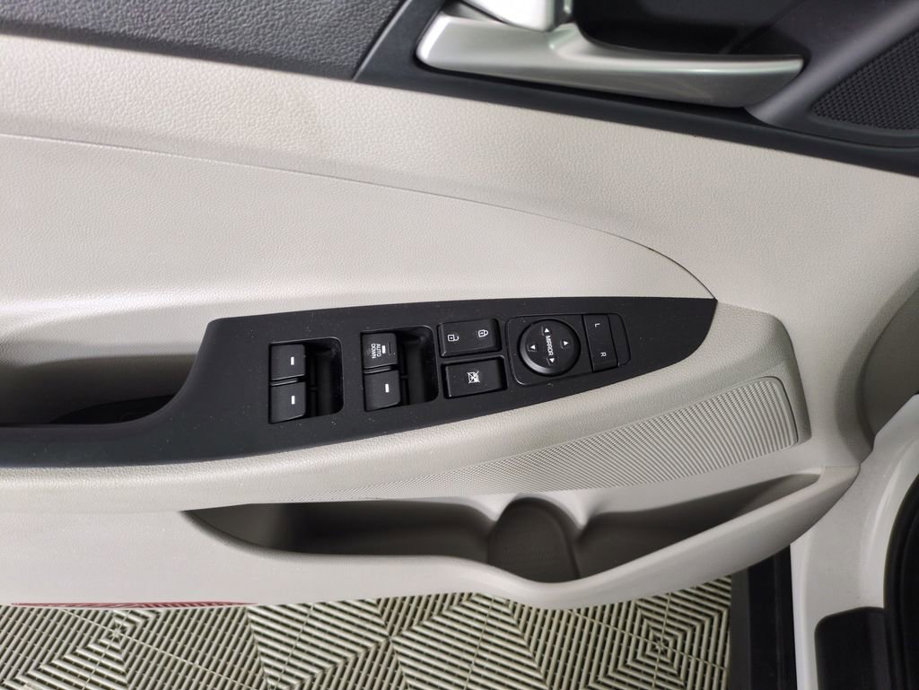 Used 2019 Hyundai Tucson SE image 13