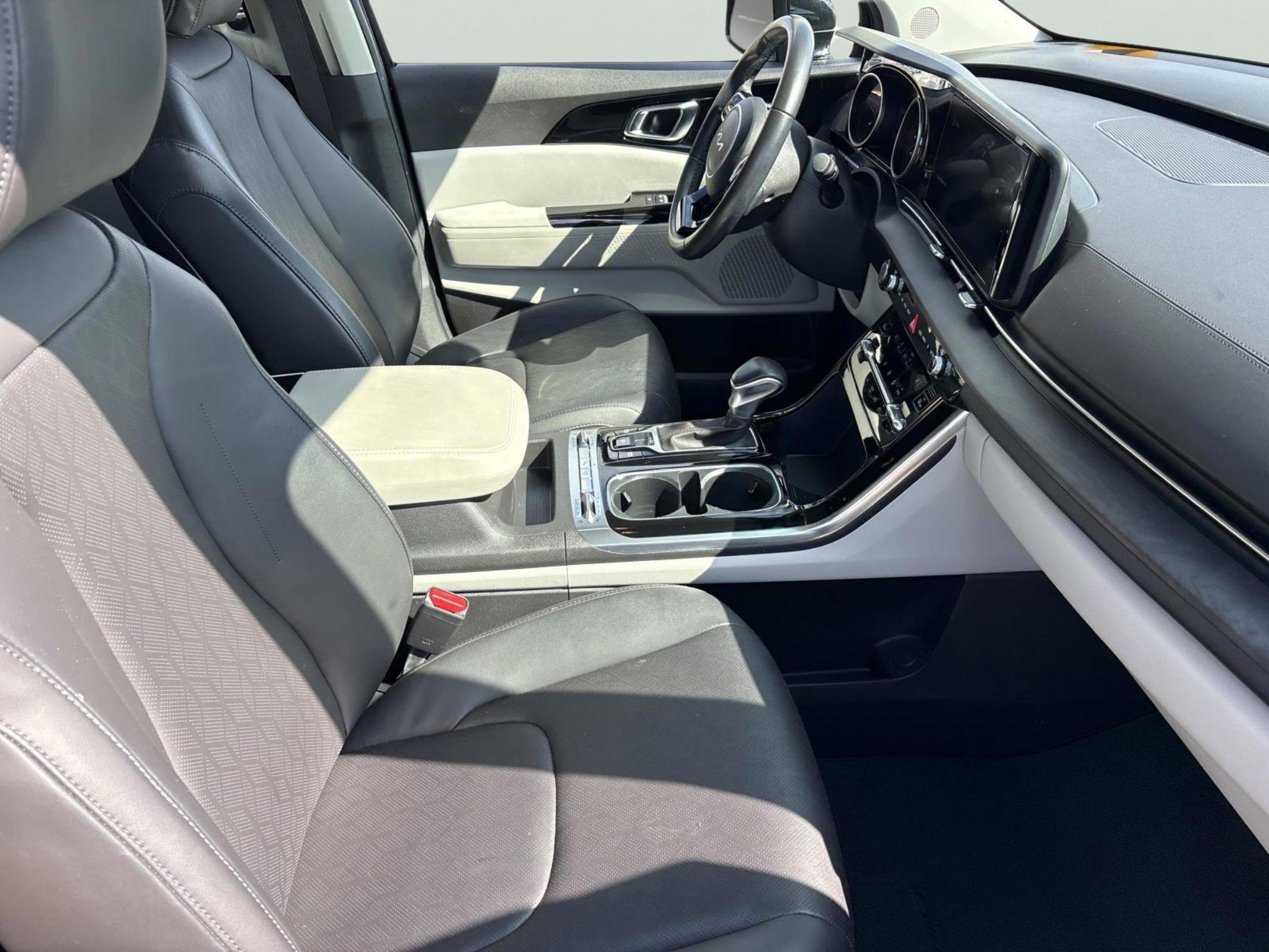 Used 2022 Kia Carnival SX image 21