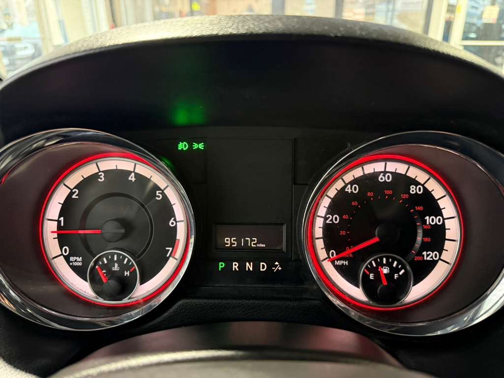Used 2019 Dodge Grand Caravan SXT FWD image 14