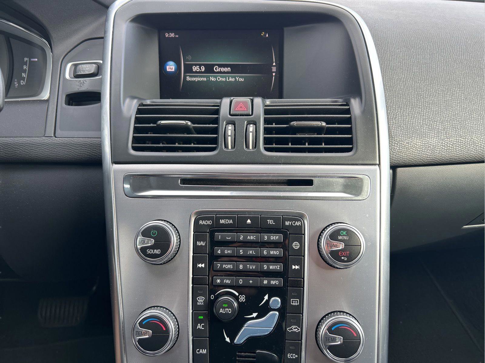 Used 2017 Volvo XC60 T5 Dynamic w/ Preferred Option Package image 18