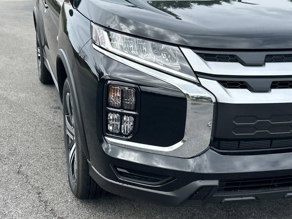 New 2025 Mitsubishi Outlander Sport SE image 9