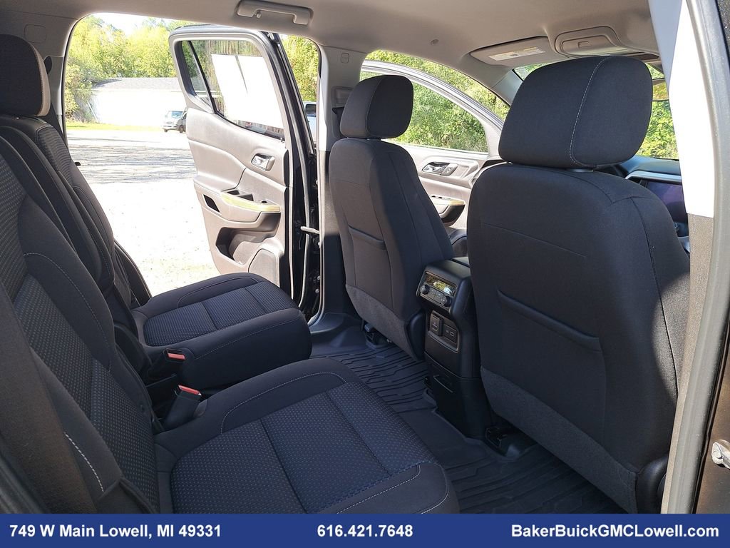 Used 2023 GMC Acadia SLE w/ Driver Convenience Package image 11