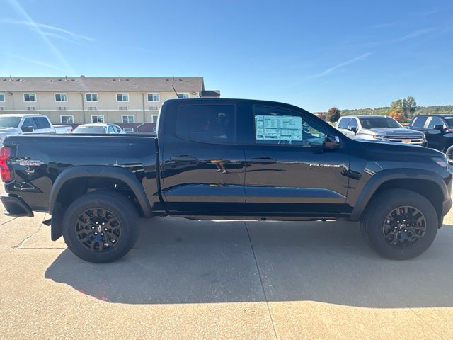 New 2026 Chevrolet Colorado Trail Boss AWD/4WD image 2