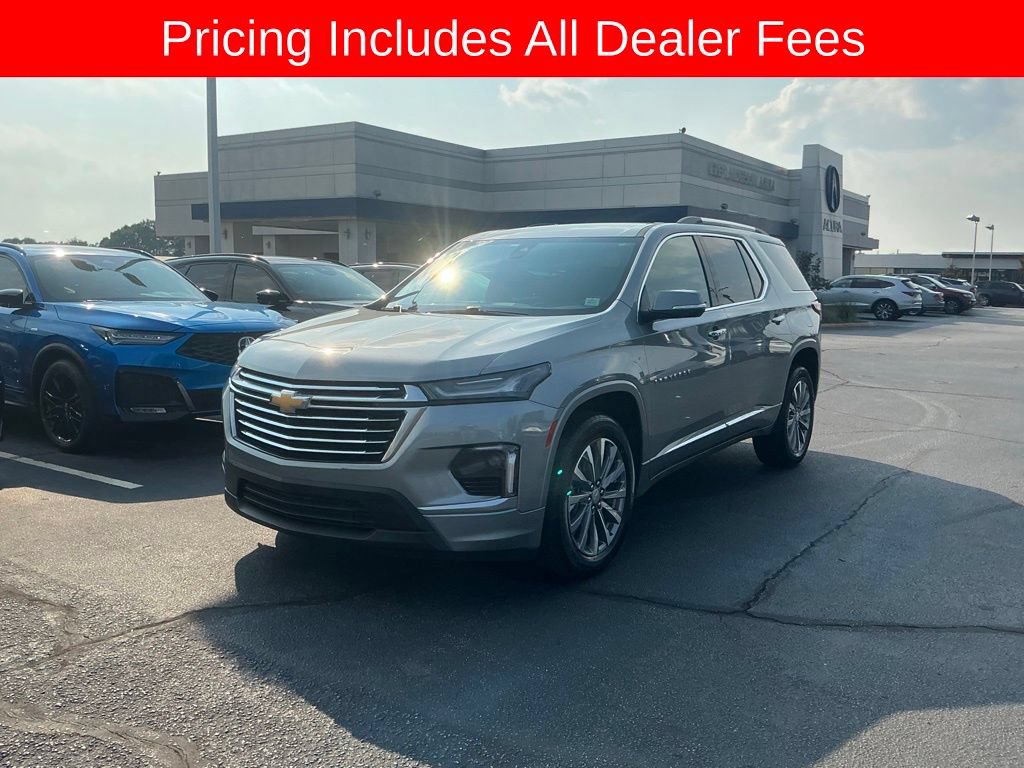 Used 2023 Chevrolet Traverse Premier FWD image 1