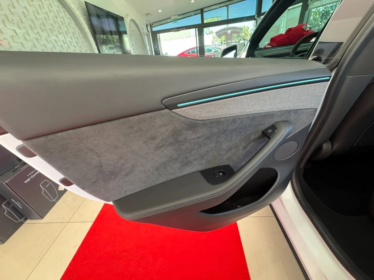 Used 2026 Tesla Model Y 2WD image 41