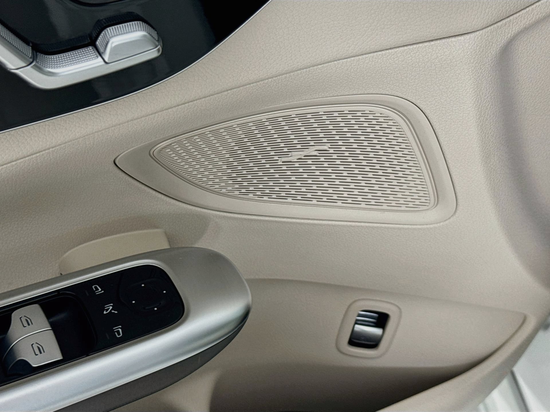 Used 2024 Mercedes-Benz C 300 Sedan image 19