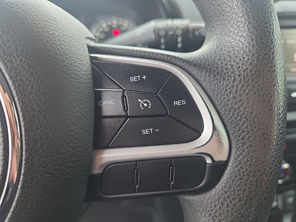 Used 2018 Jeep Renegade Sport w/ Power & Air Group image 21