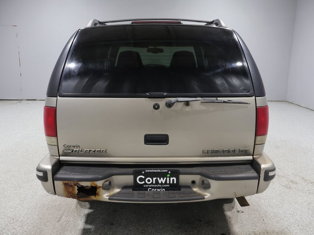 Used 1998 Chevrolet Blazer LS w/ Preferred Equipment Group RWD image 3