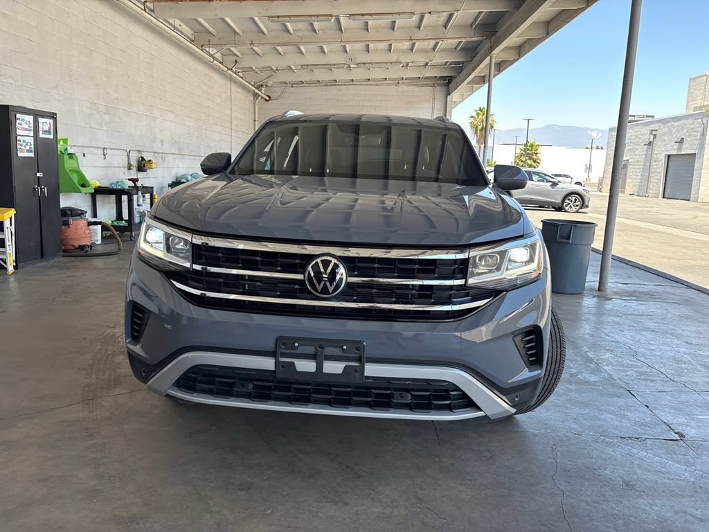 Used 2022 Volkswagen Atlas Cross Sport SE FWD image 2