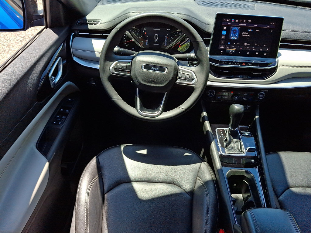 Used 2025 Jeep Compass Limited AWD/4WD image 21