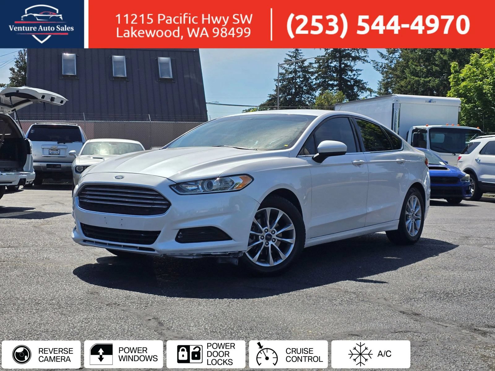 Used 2017 Ford Fusion SE w/ Fusion SE Technology Package FWD image 1