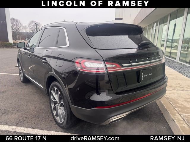 Used 2023 Lincoln Nautilus Reserve image 3