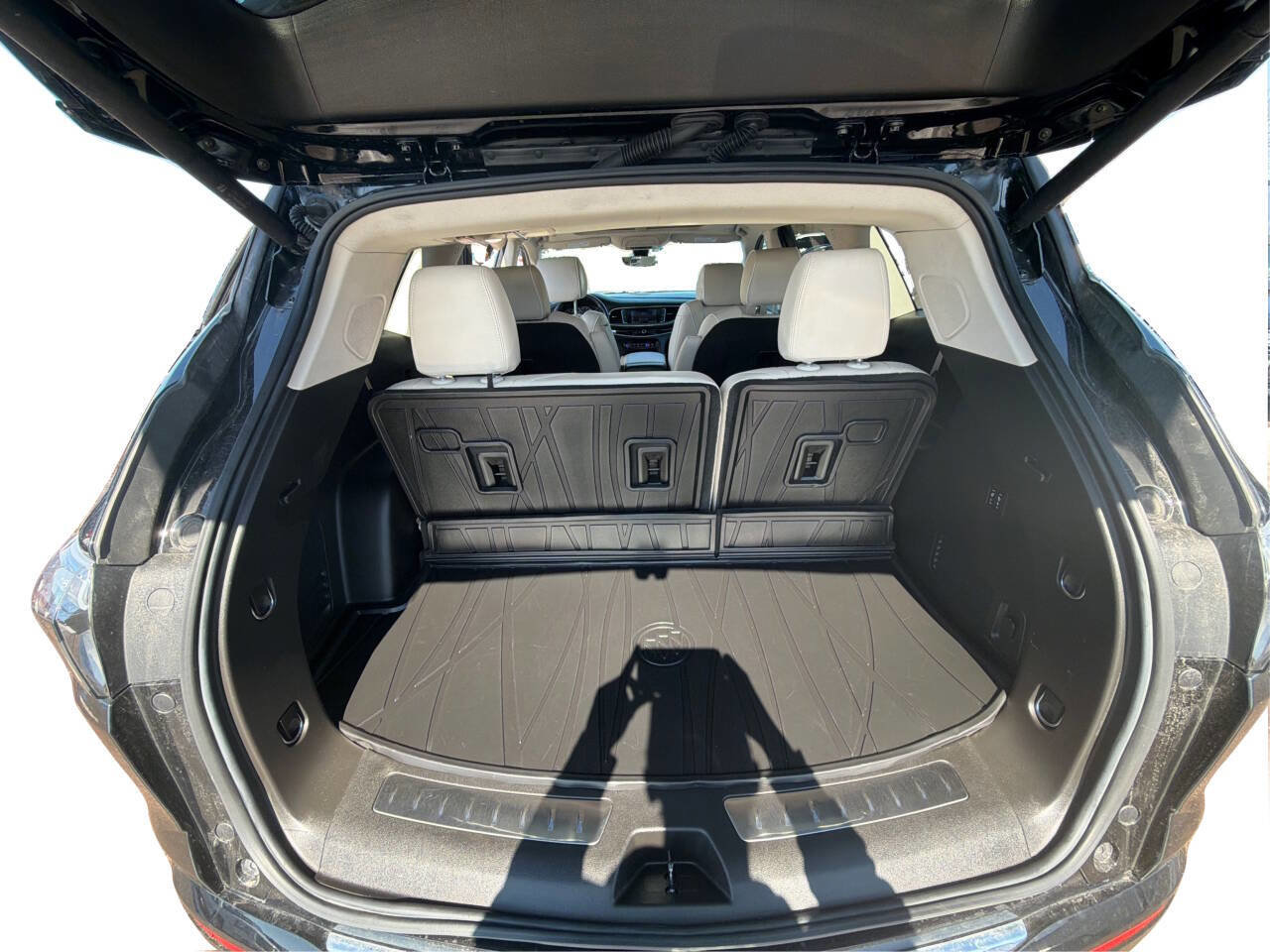Used 2022 Buick Enclave Avenir AWD/4WD image 11