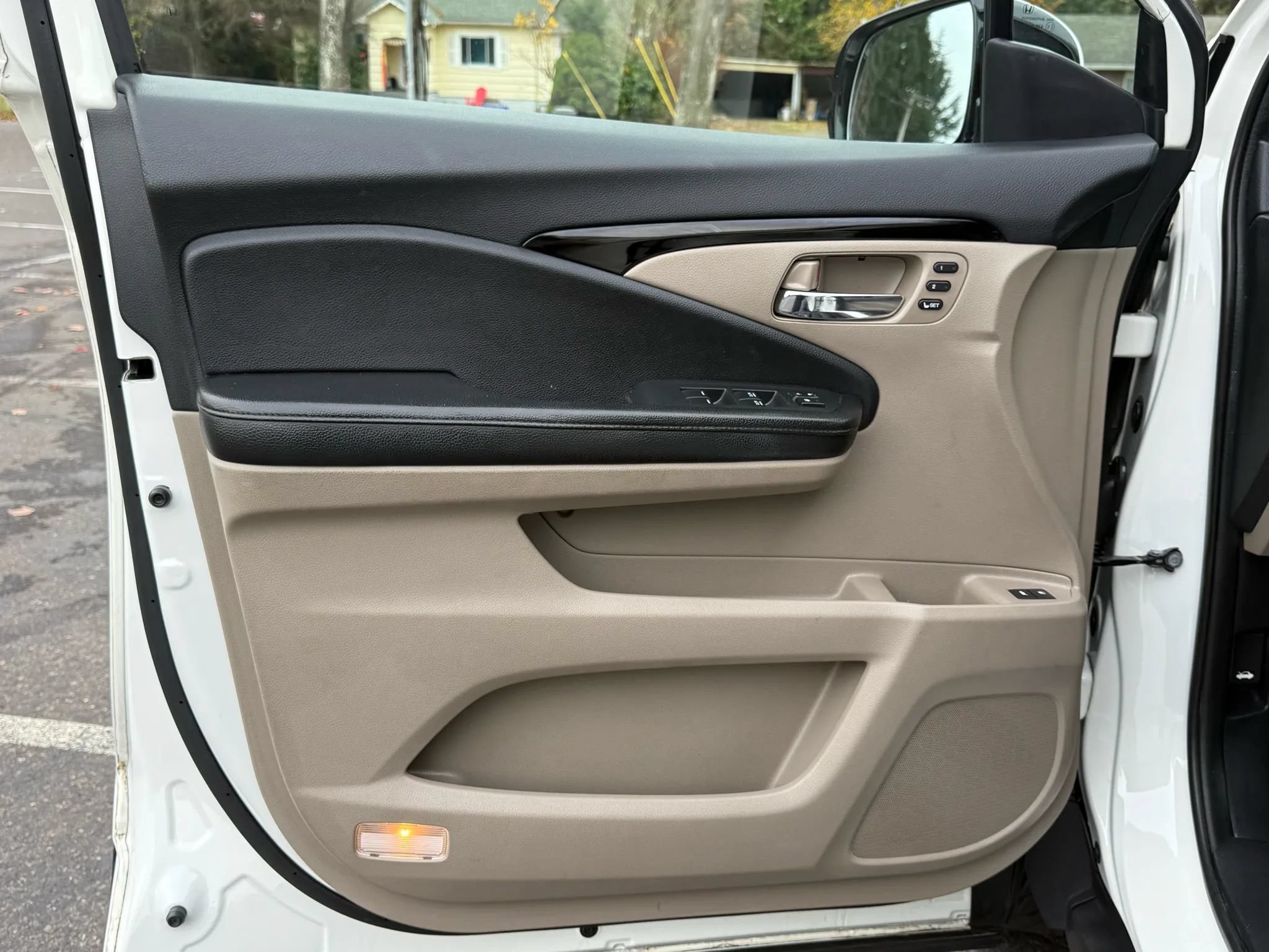 Used 2016 Honda Pilot Touring image 16