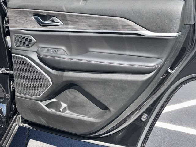 Certified 2021 Jeep Grand Cherokee L Limited w/ Luxury Tech Group II AWD/4WD image 21