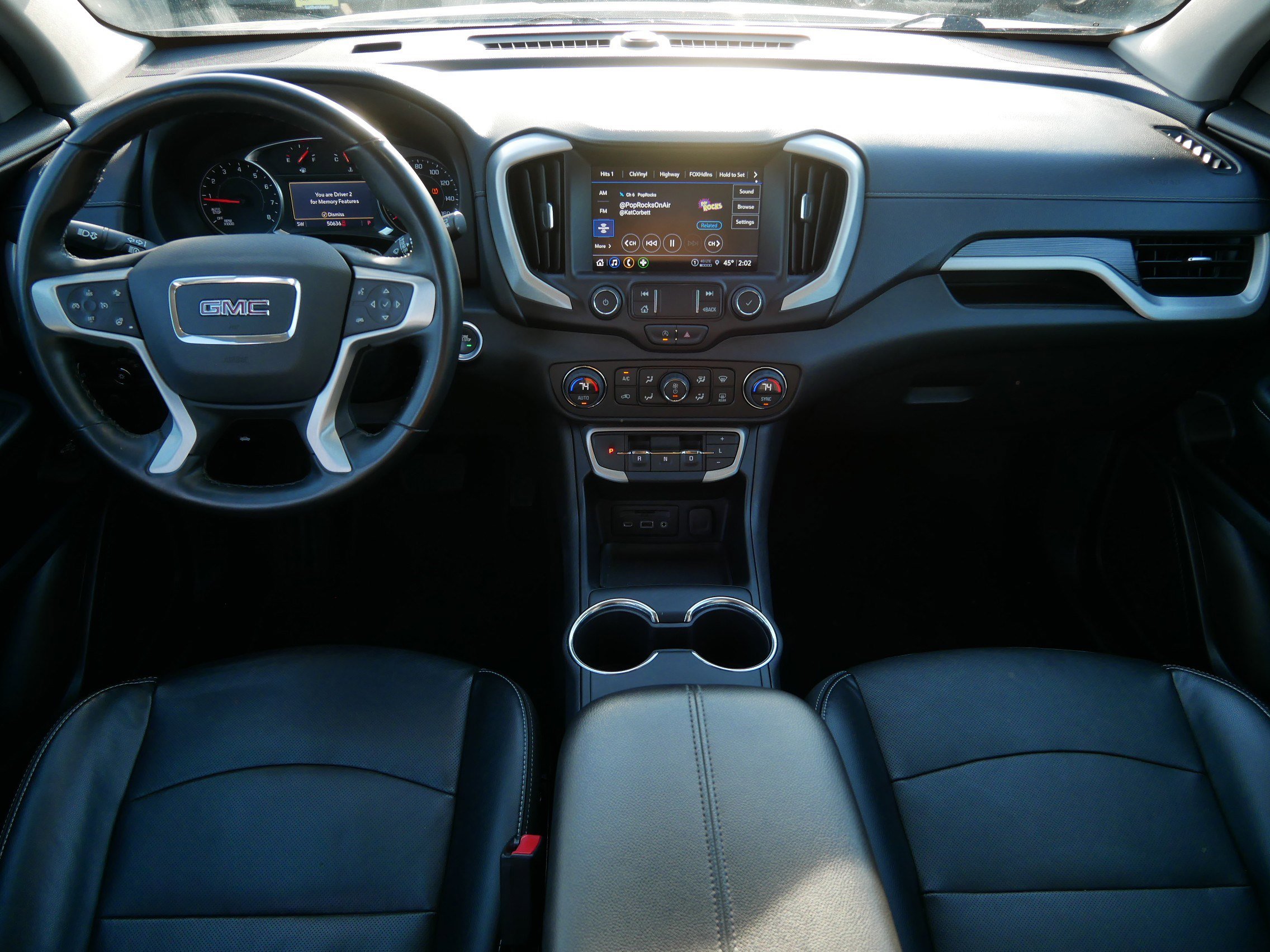 Used 2023 GMC Terrain SLT image 10