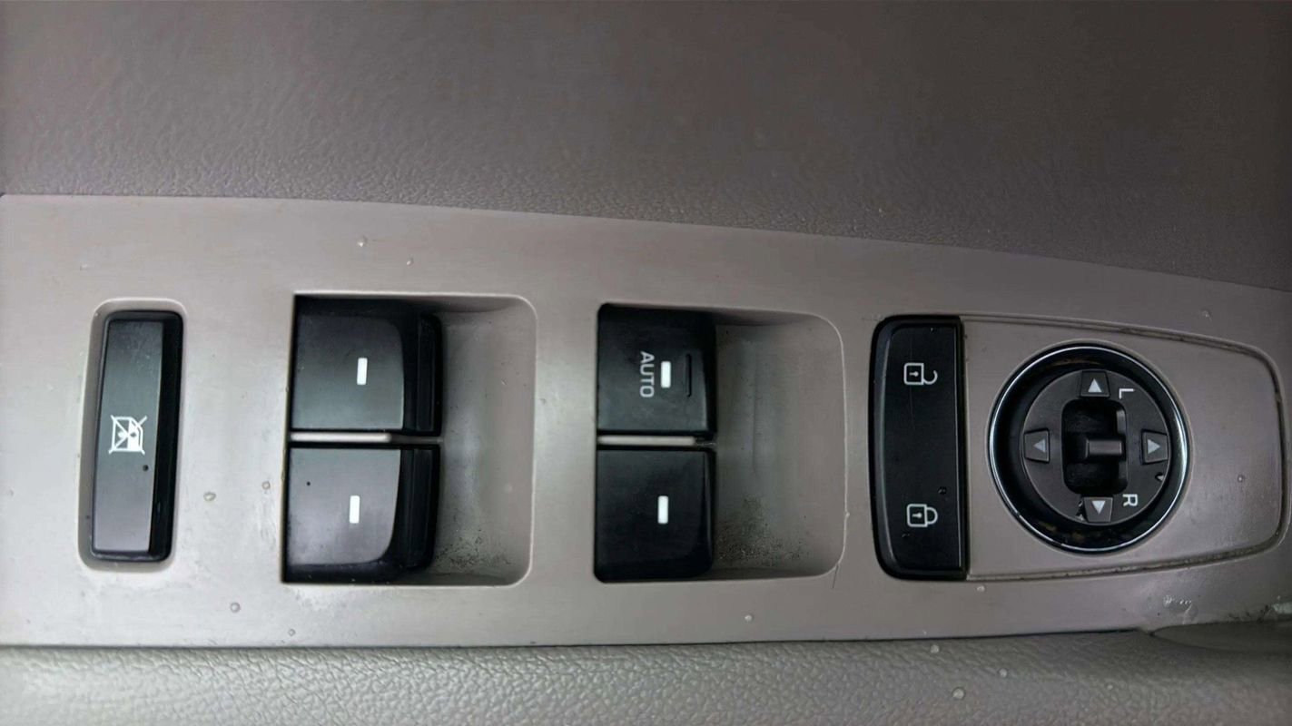 Used 2015 Hyundai Sonata SE FWD image 14