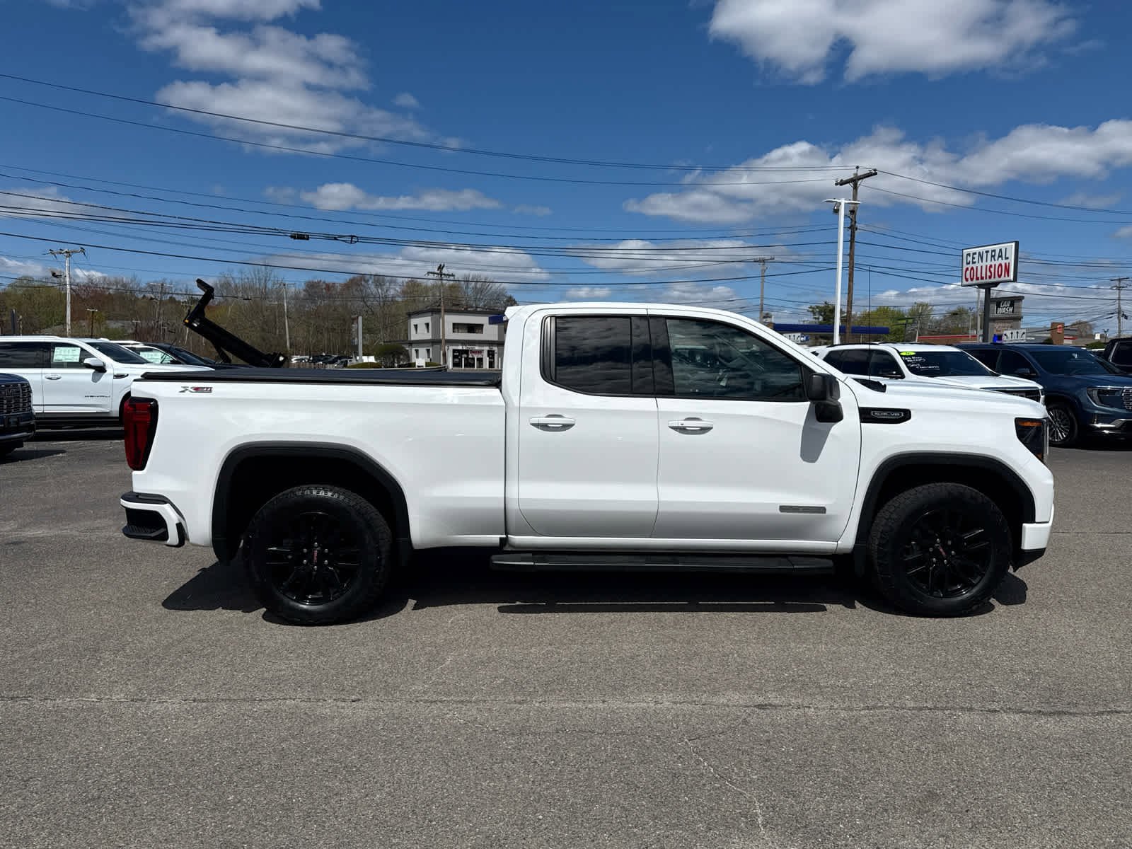Used 2023 GMC Sierra 1500 Elevation AWD/4WD image 6