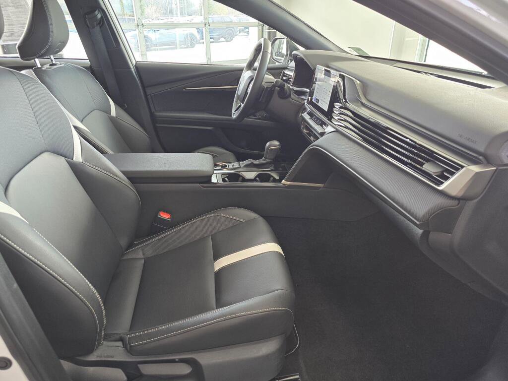 Used 2025 Toyota Camry SE image 91