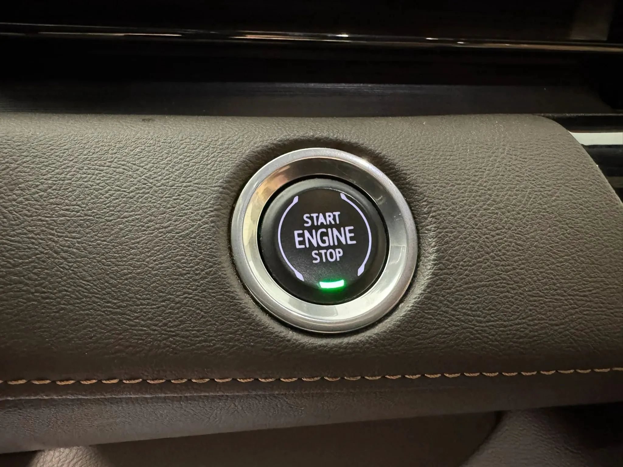 Used 2021 Cadillac Escalade Sport AWD/4WD image 19