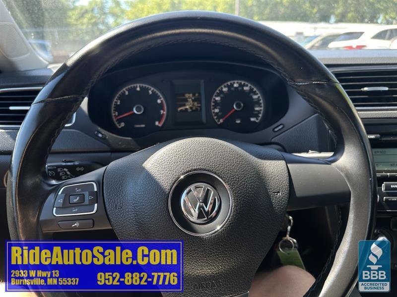 Used 2011 Volkswagen Jetta SE FWD image 18