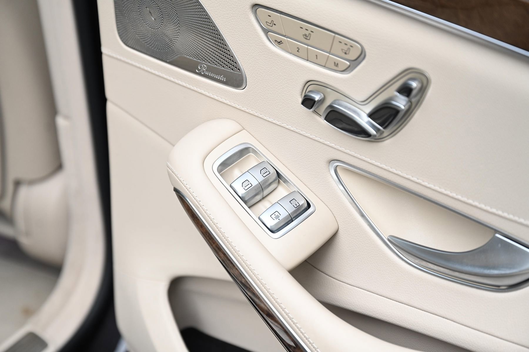 Used 2015 Mercedes-Benz S 550 4MATIC Sedan image 21