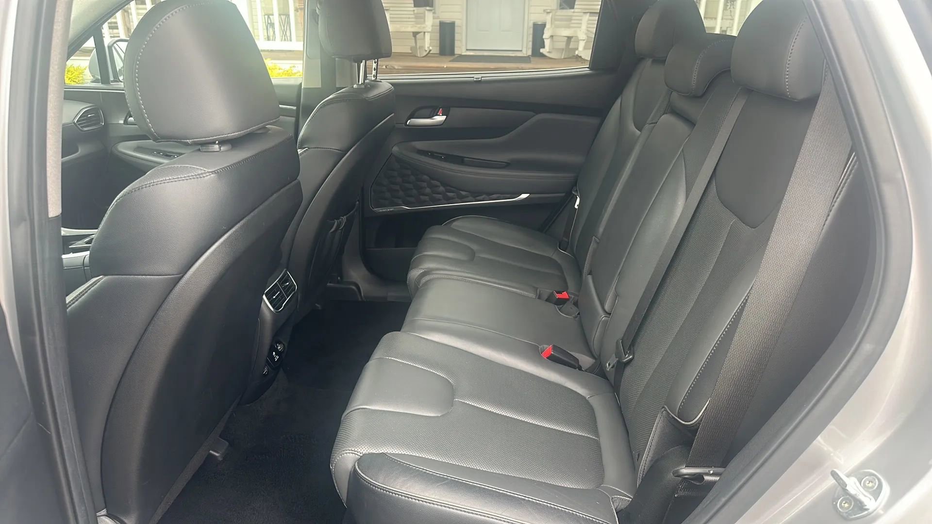 Used 2023 Hyundai Santa Fe Limited image 17