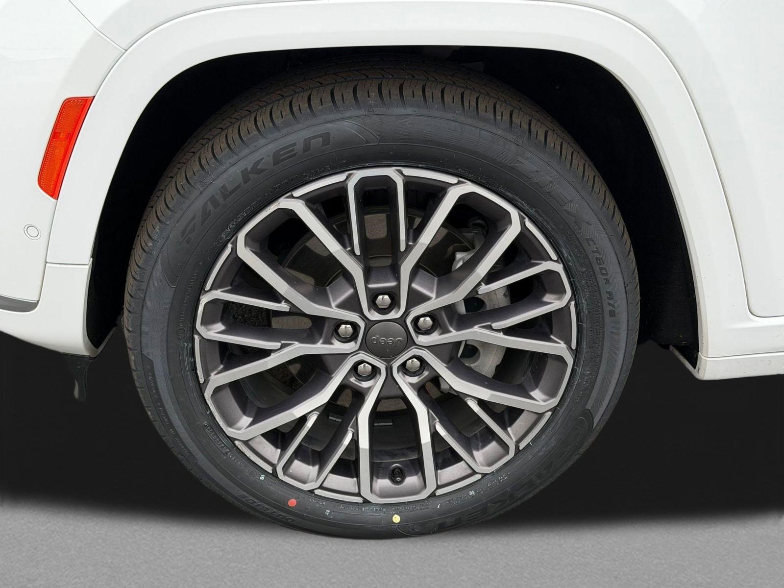 Used 2023 Jeep Grand Cherokee L Summit image 12