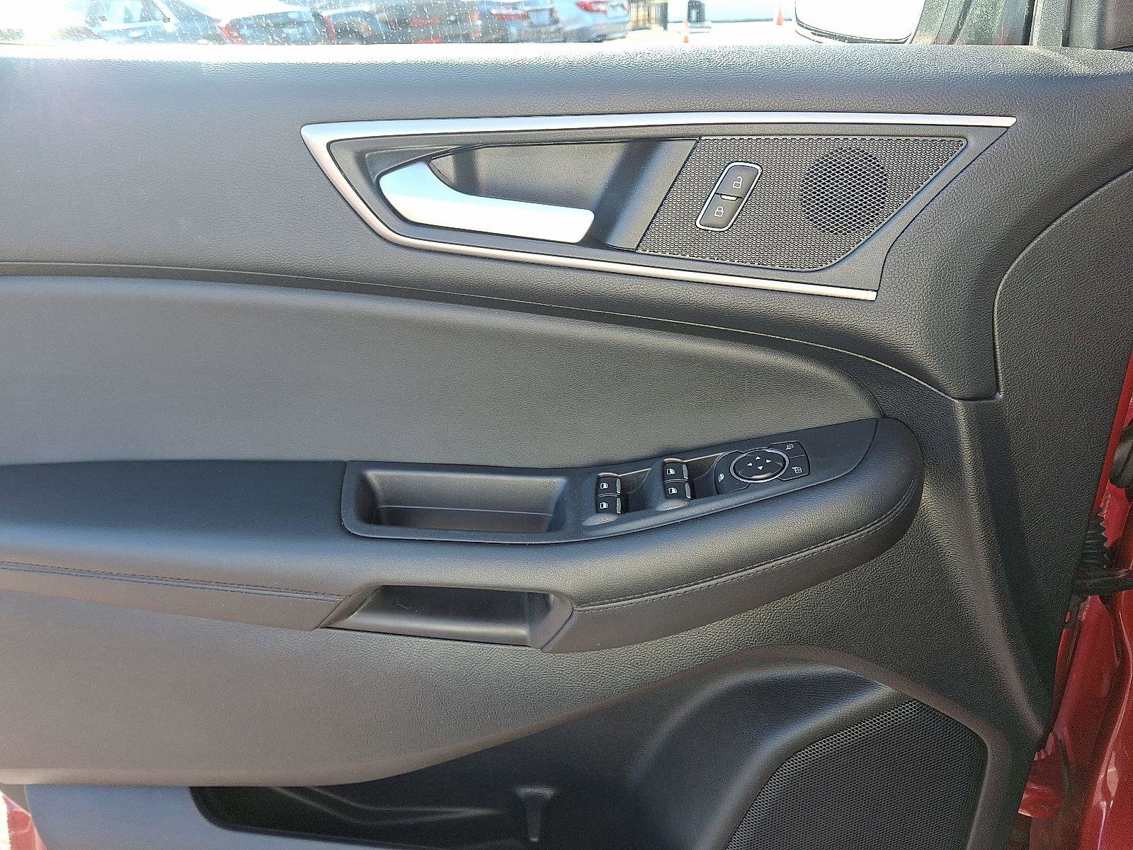 Used 2022 Ford Edge SEL w/ Convenience Package image 12