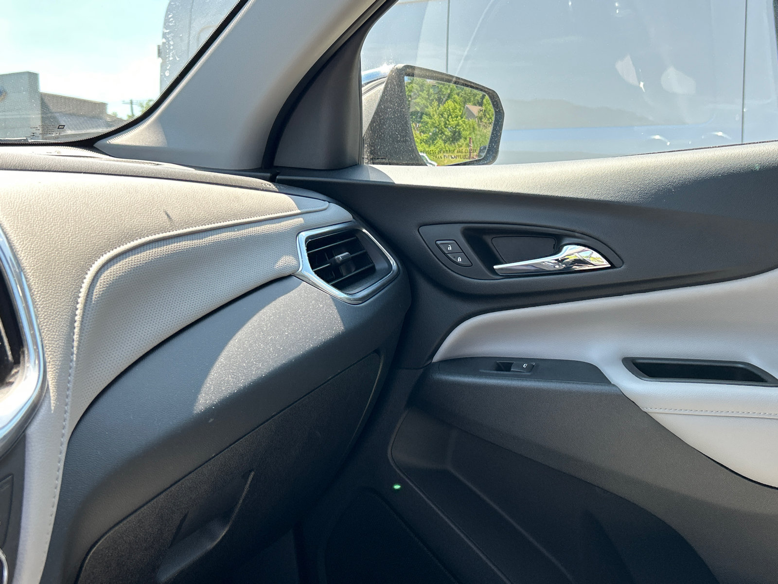 Used 2019 Chevrolet Equinox Premier AWD/4WD image 19