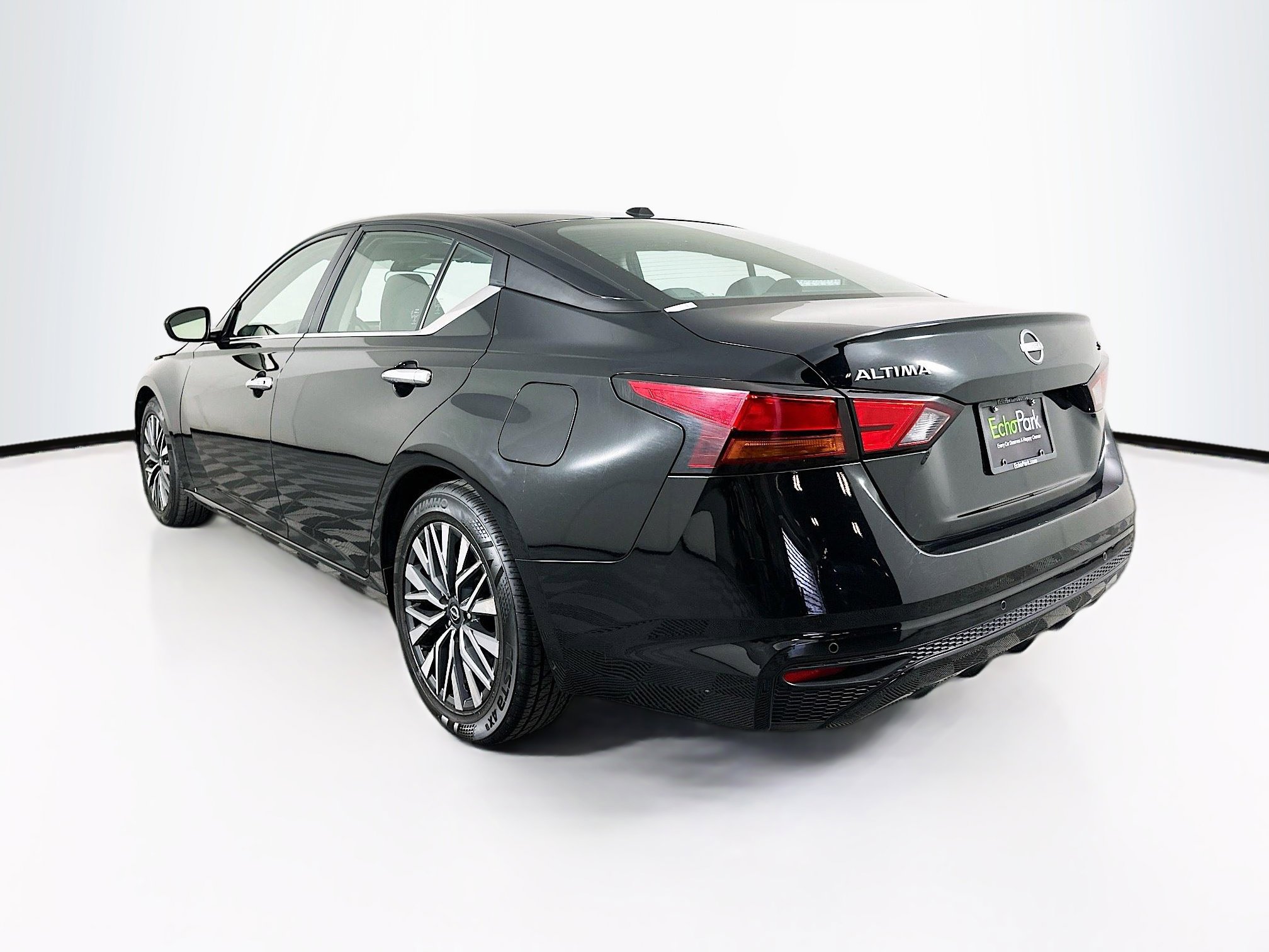 Used 2024 Nissan Altima 2.5 SV image 5