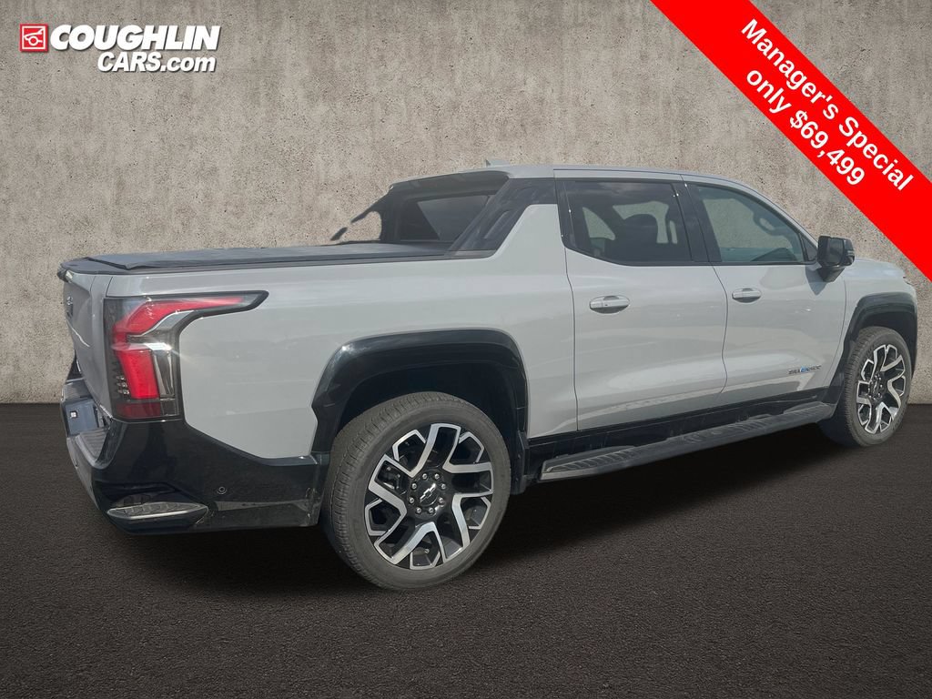 Used 2025 Chevrolet Silverado EV RST AWD/4WD image 5