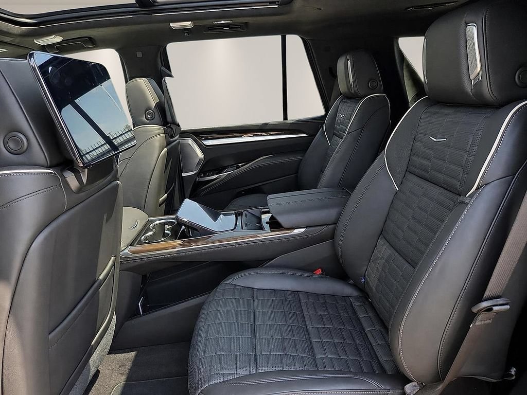 New 2026 Cadillac Escalade Platinum Sport AWD/4WD image 13