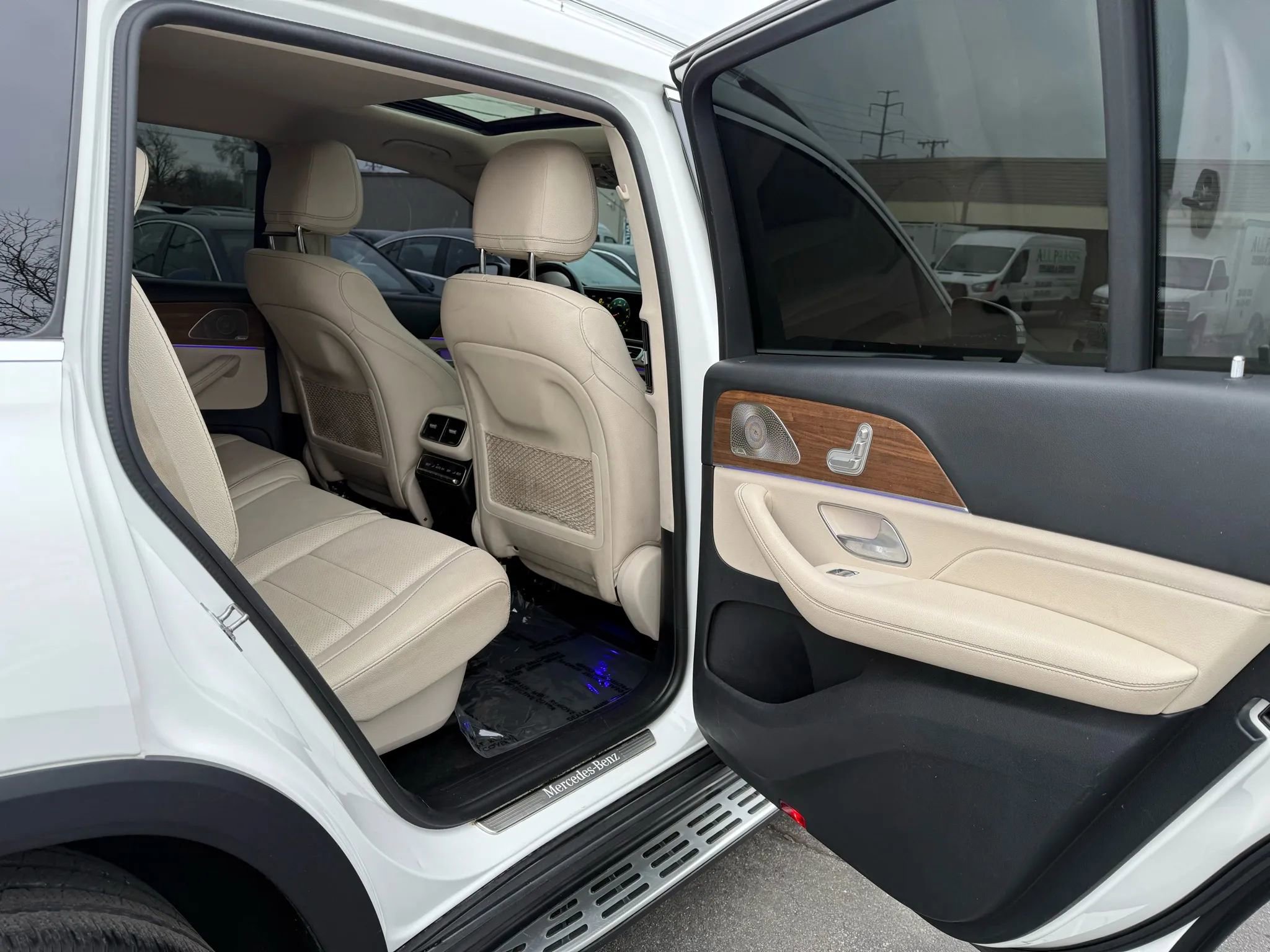 Used 2021 Mercedes-Benz GLS 450 4MATIC image 22