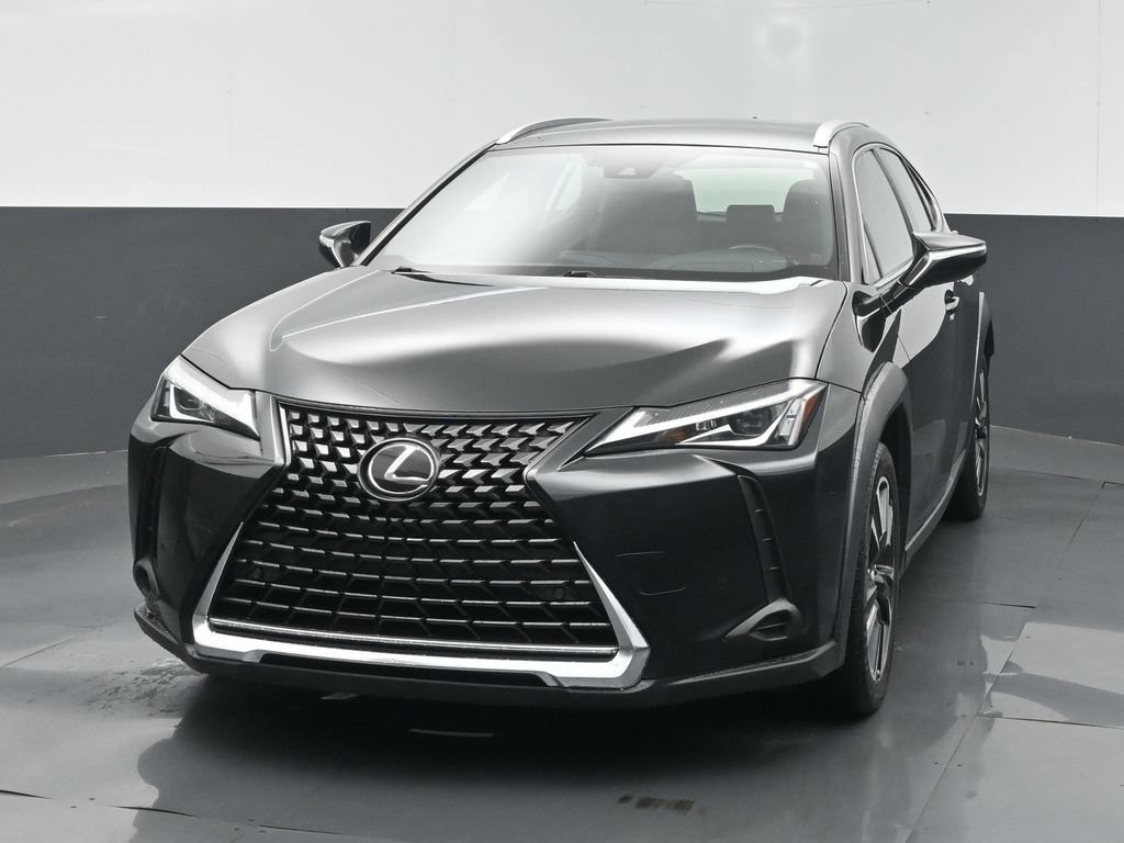 Used 2021 Lexus UX 200 w/ Accessory Package (Z2) FWD image 2