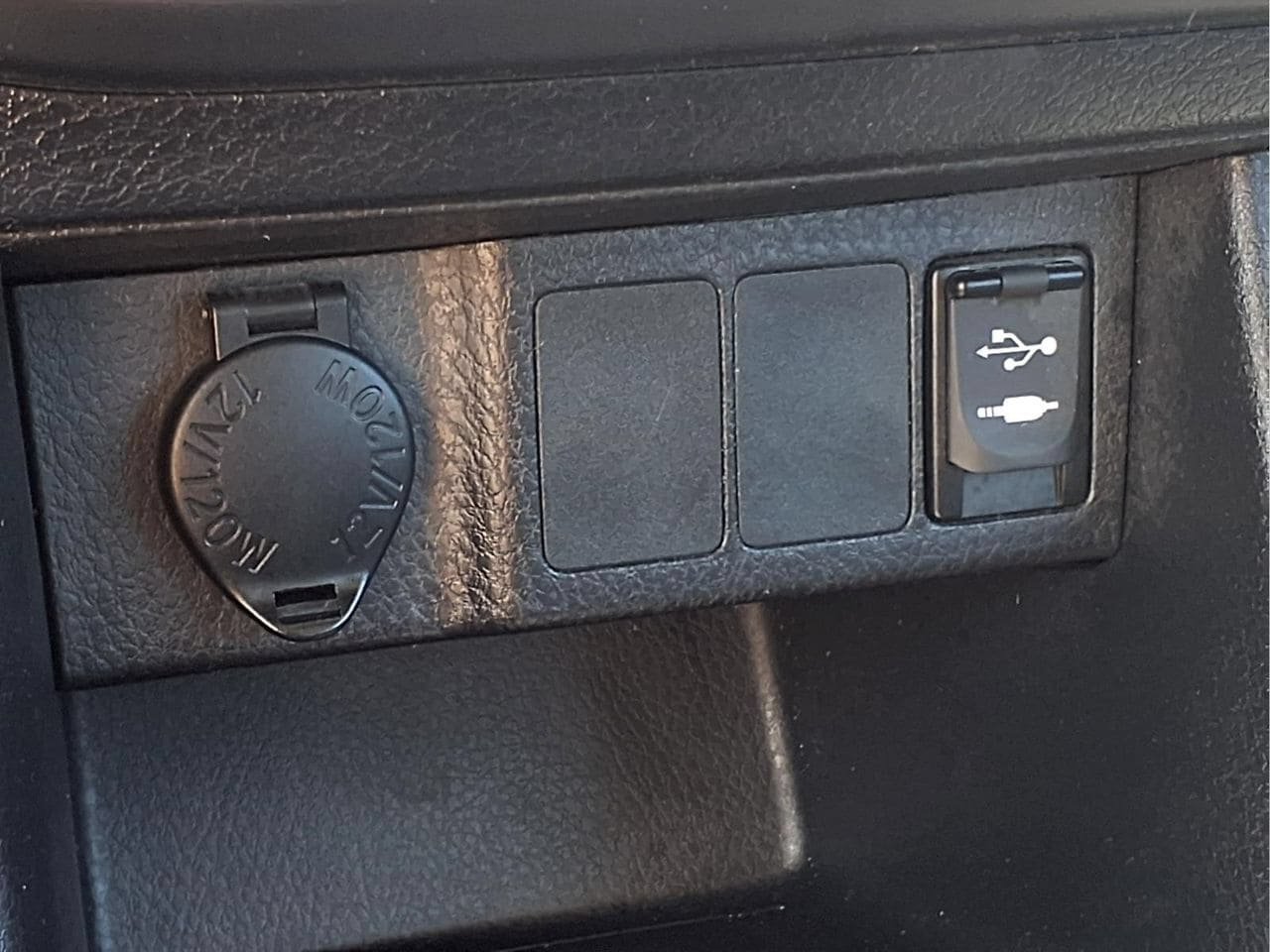 Used 2014 Toyota Corolla L w/ Body Protection Package FWD image 16