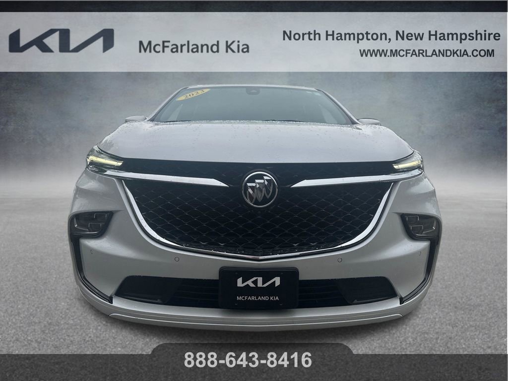 Used 2023 Buick Enclave Avenir w/ Avenir Technology Package AWD/4WD image 13