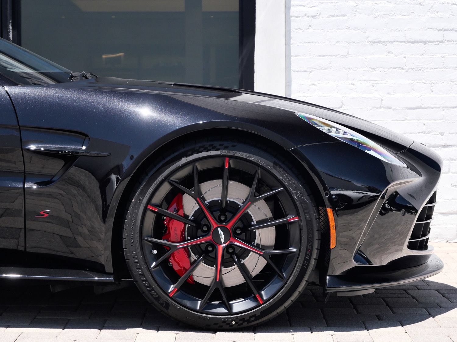 New 2026 Aston Martin V8 Vantage S RWD image 4