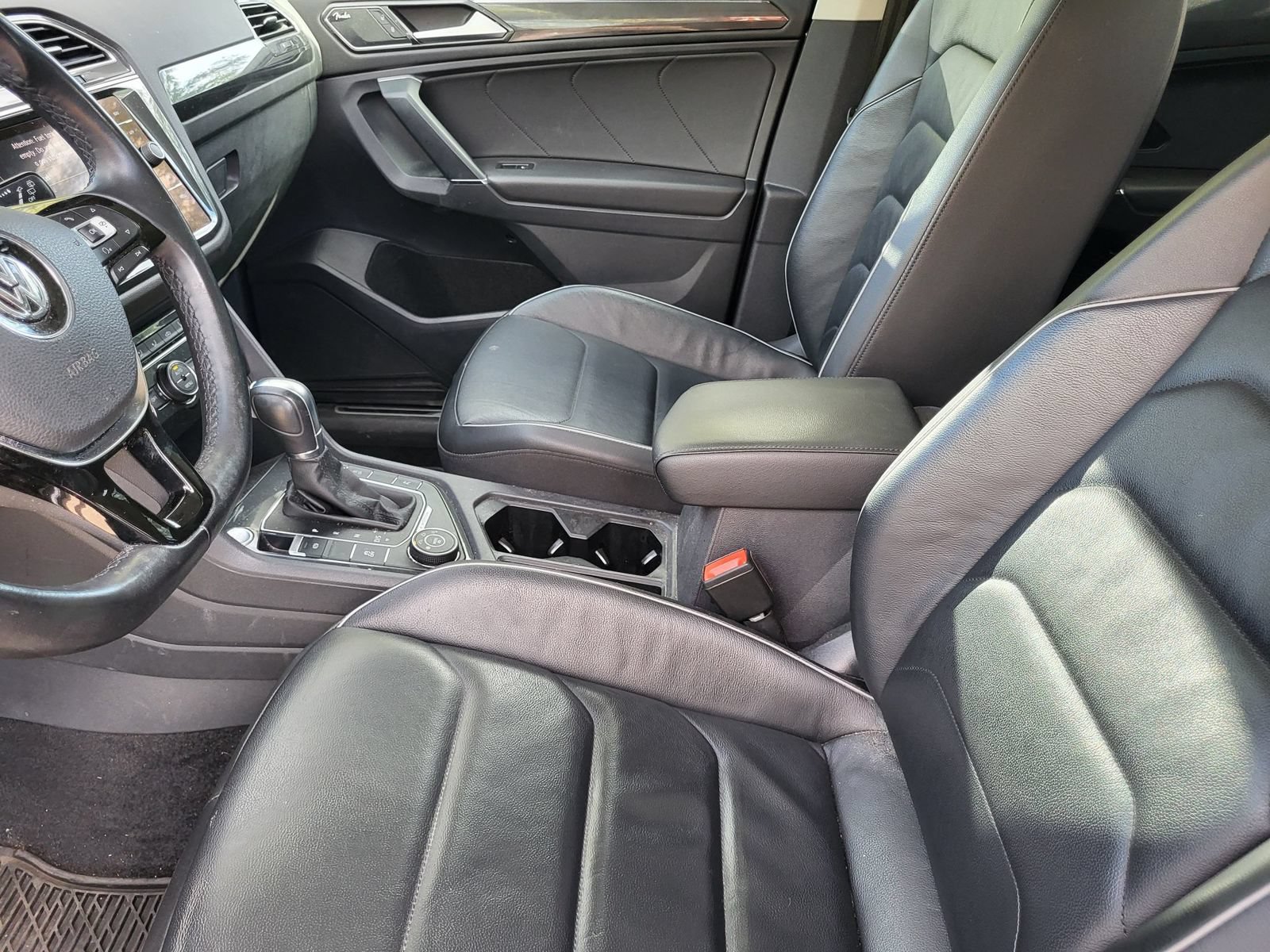 Used 2018 Volkswagen Tiguan SEL Premium AWD/4WD image 27