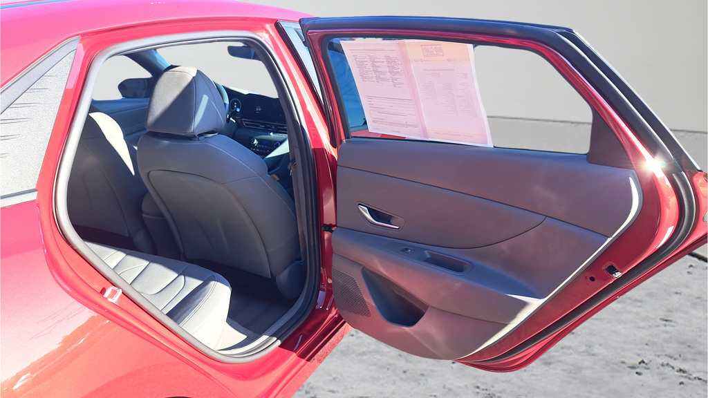 Used 2023 Hyundai Elantra SEL w/ Convenience Package FWD image 13