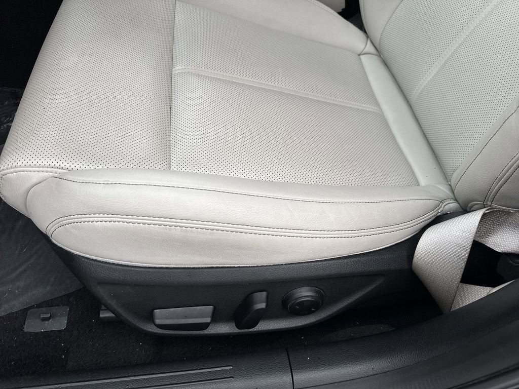 Used 2024 Genesis G70 2.5T AWD/4WD image 40