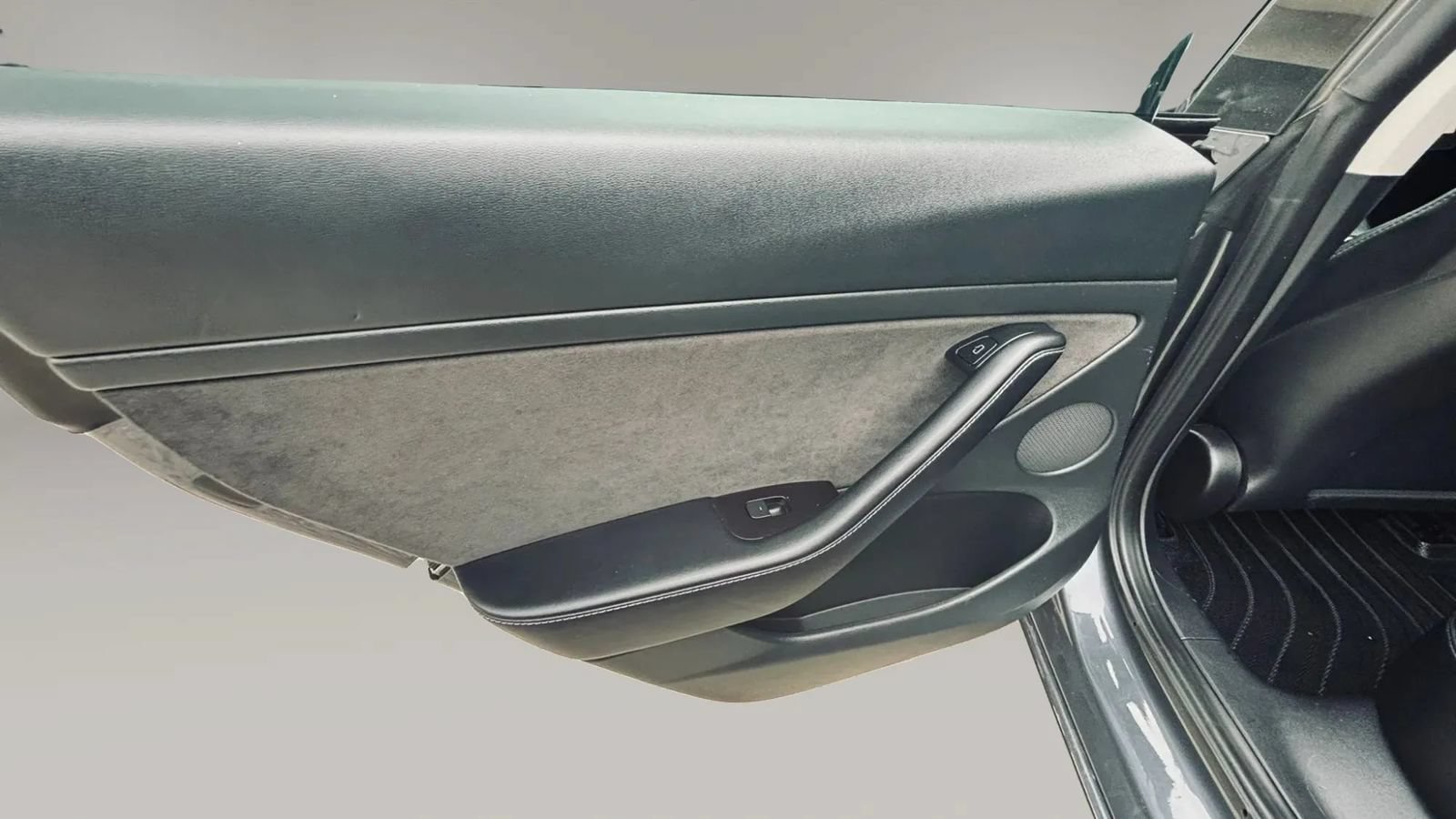 Used 2023 Tesla Model 3 Standard Range RWD image 12