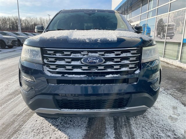 Used 2017 Ford Explorer XLT w/ Equipment Group 202A image 30