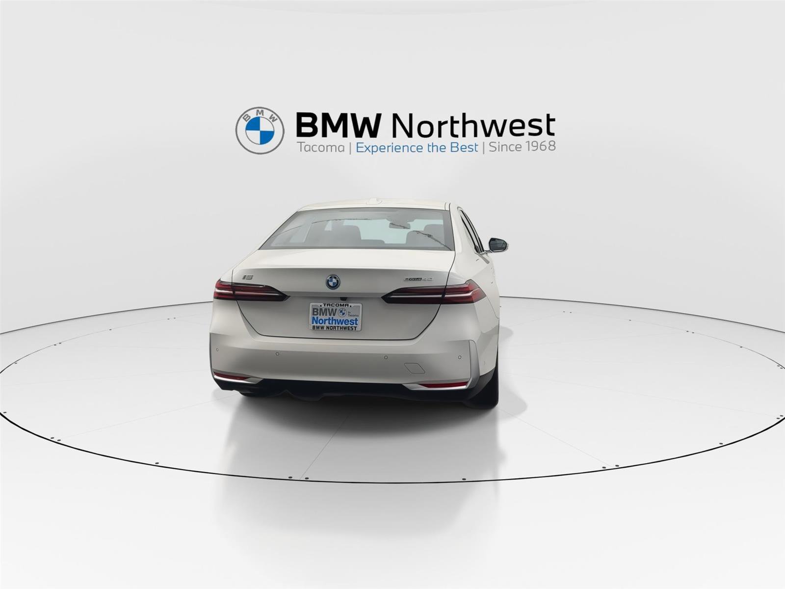 Used 2026 BMW i5 eDrive40 RWD image 2