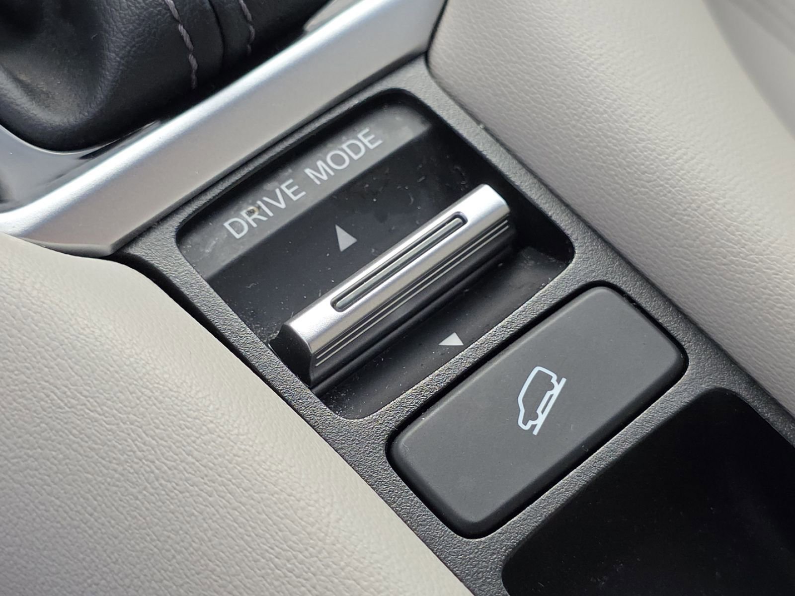 Certified 2023 Honda HR-V EX-L image 11