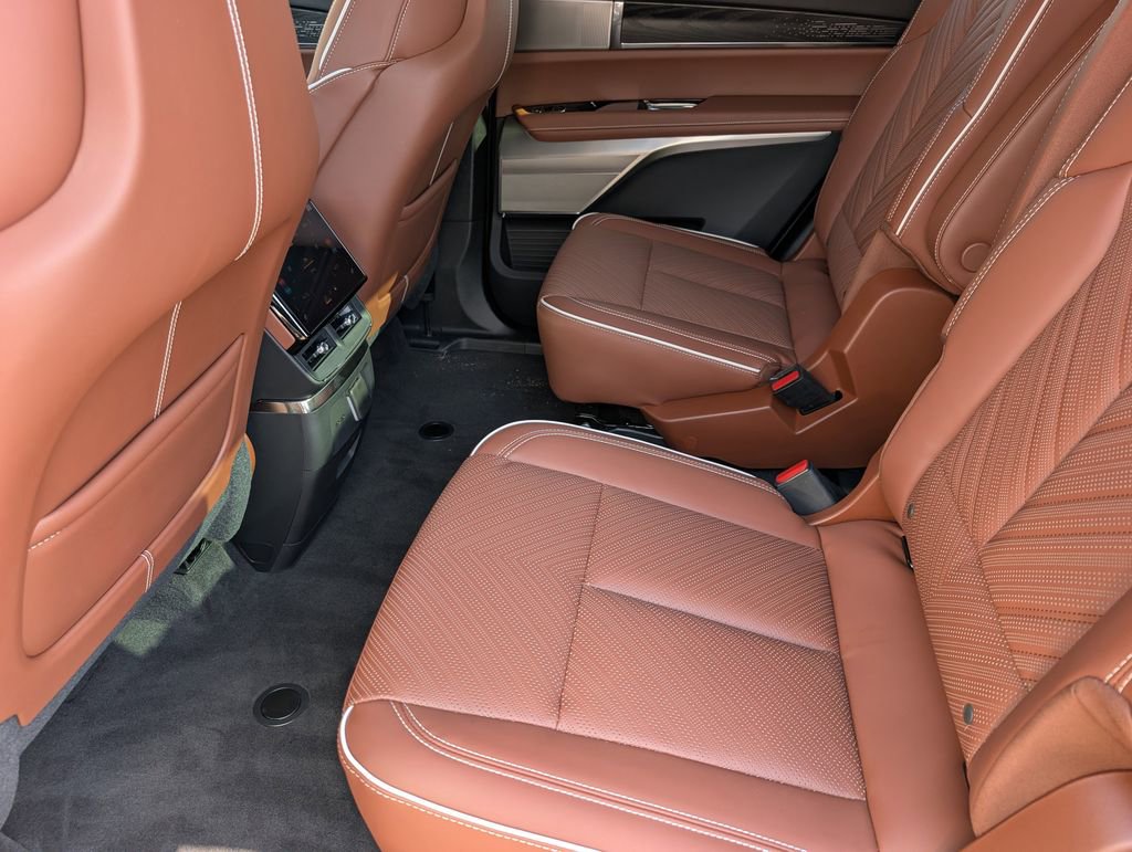 New 2026 Cadillac Vistiq Sport AWD/4WD image 16